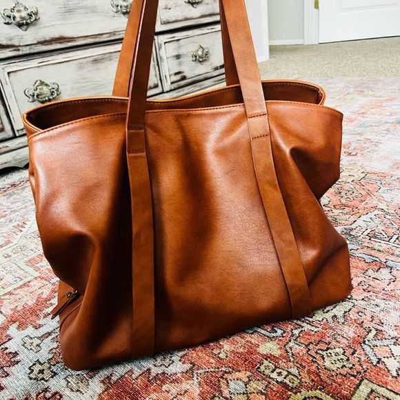 Universal Thread Bags Universal Thread Bags Giant Multi Compartment